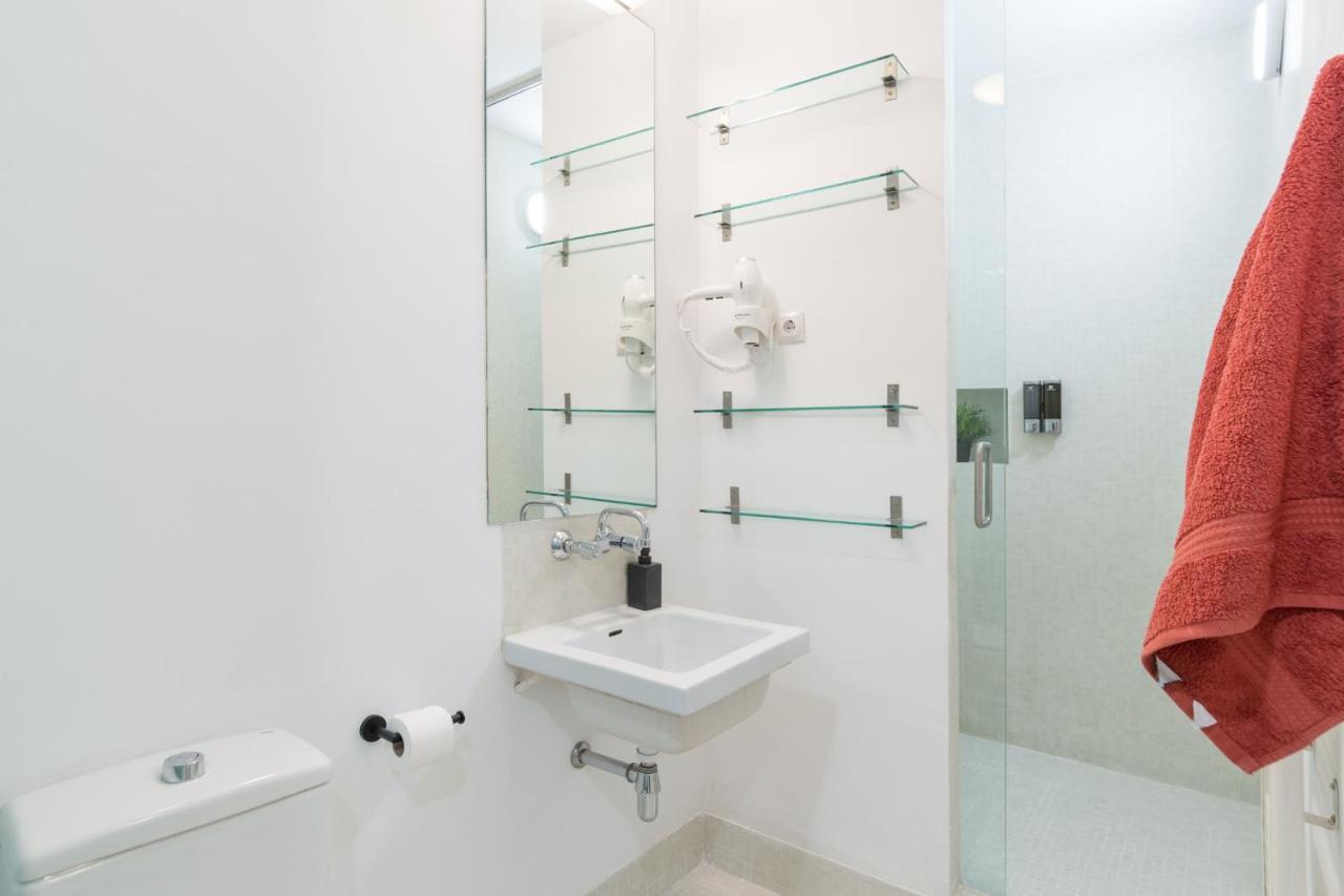 Vip Puerta Del Sol, By Monaro***** Appartement Madrid Buitenkant foto