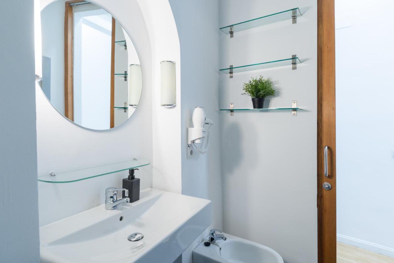 Vip Puerta Del Sol, By Monaro***** Appartement Madrid Buitenkant foto